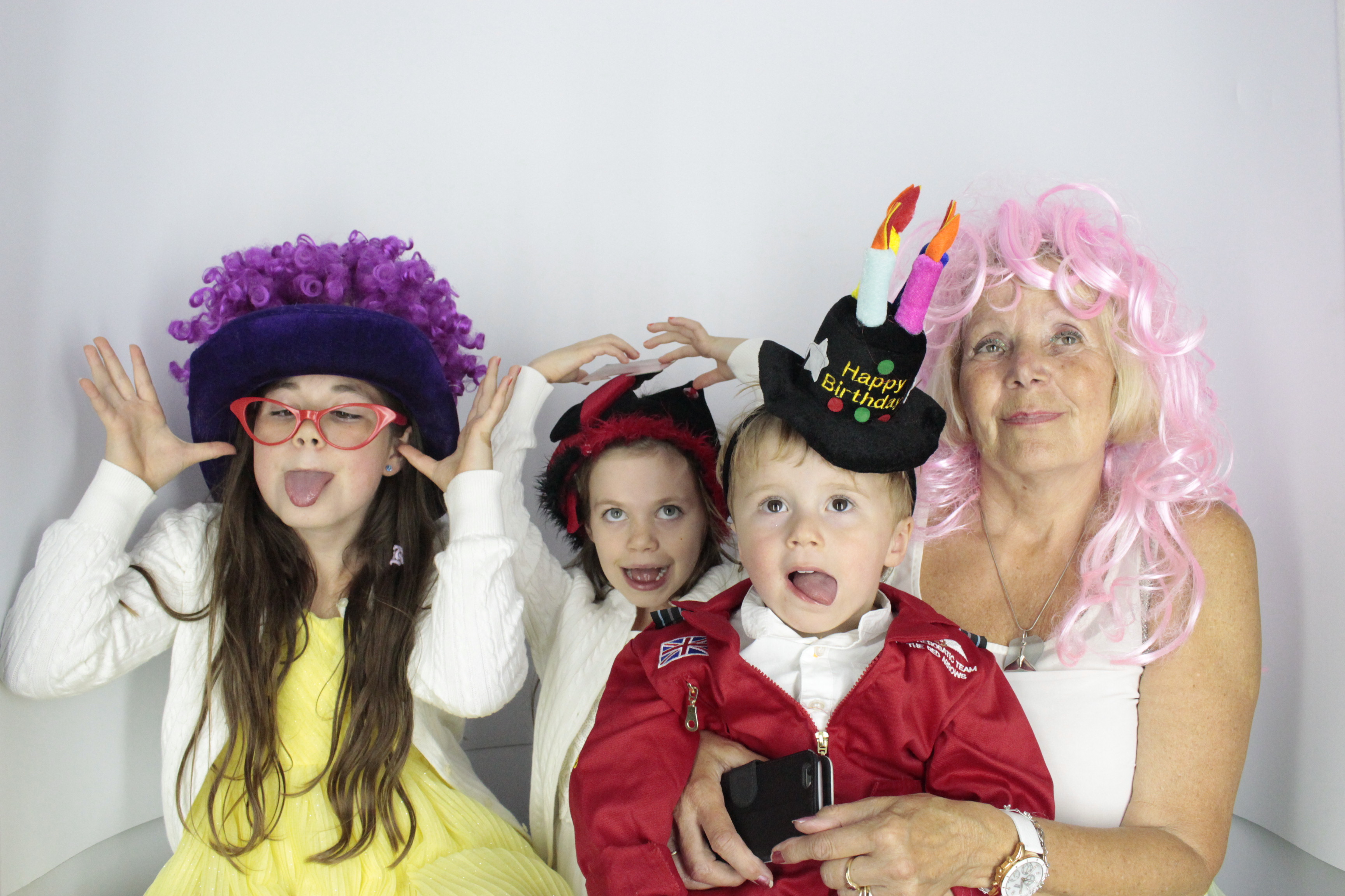 Nadine 40th Birthday  | View more photos from the event at gallery.myphotoboothexperience.co.uk/u/MyPhotoBoothExperienceLtd/Nadine-40th-Birthday